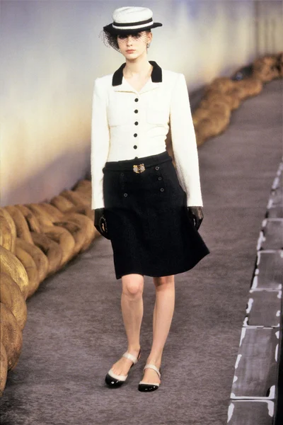 Look 3